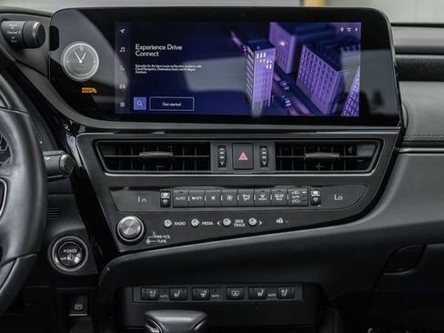 Used 2024 Lexus ES 300h w/ Luxury Package image 7