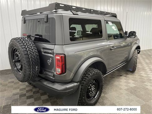 Used 2022 Ford Bronco Black Diamond image 5