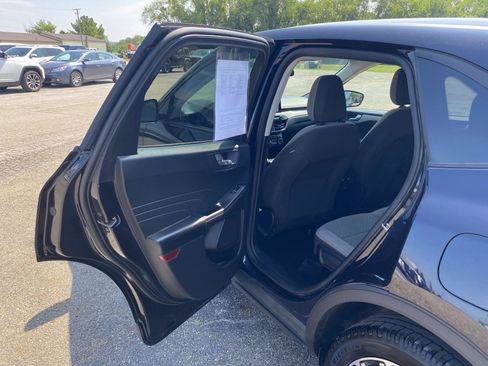Used 2021 Ford Escape SE w/ SE Sport Appearance Package AWD/4WD image 28