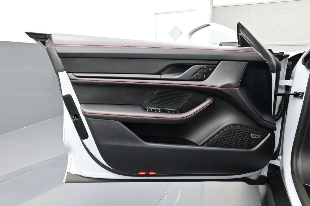 Certified 2024 Porsche Taycan GTS AWD/4WD image 7
