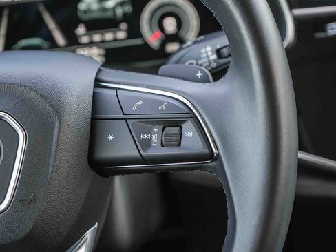 Used 2022 Audi Q7 Premium image 21