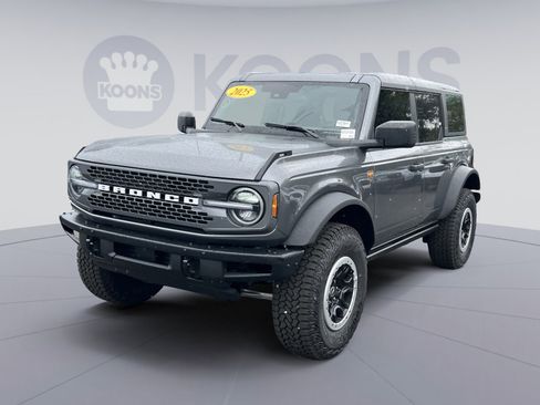New 2025 Ford Bronco Badlands w/ Sasquatch Package AWD/4WD image 1