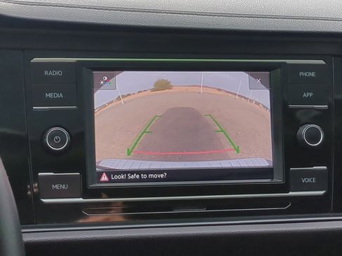 Used 2023 Volkswagen Jetta SE image 23