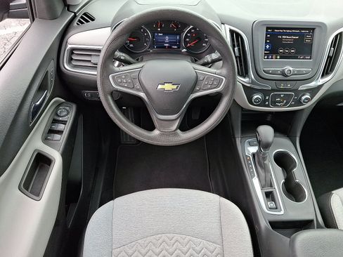 Used 2022 Chevrolet Equinox LS w/ LS Convenience Package image 11