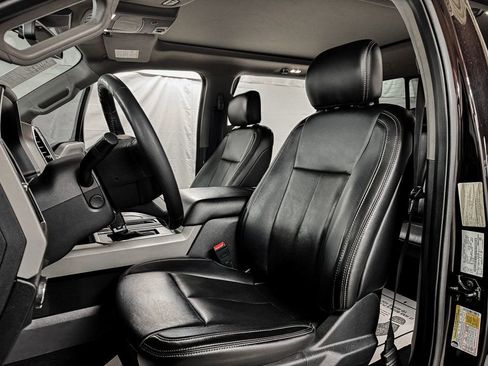 Used 2019 Ford F150 Lariat w/ Equipment Group 502A Luxury AWD/4WD image 7