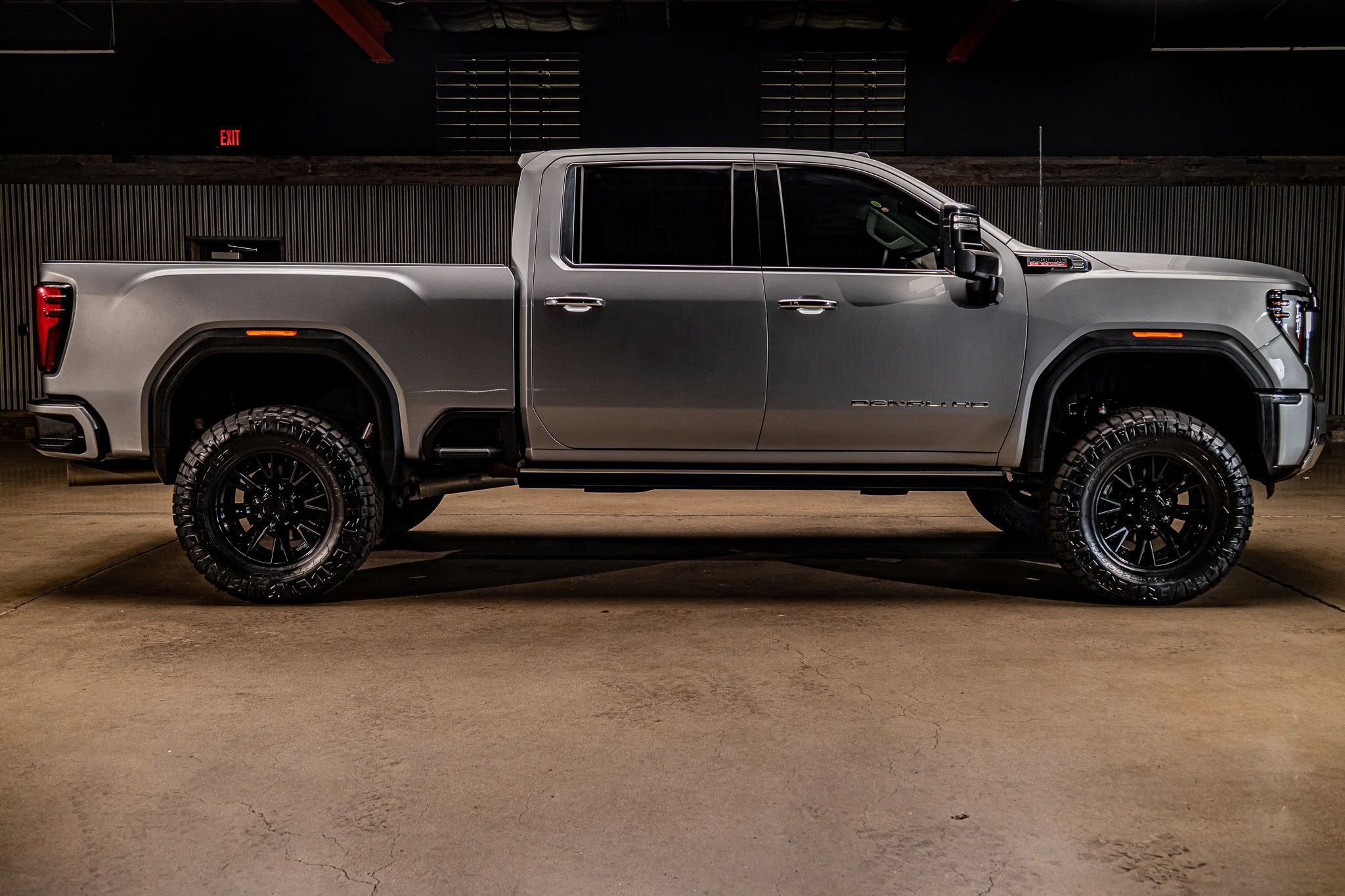 Used 2026 GMC Sierra 3500 Denali w/ Denali Reserve Package AWD/4WD image 11