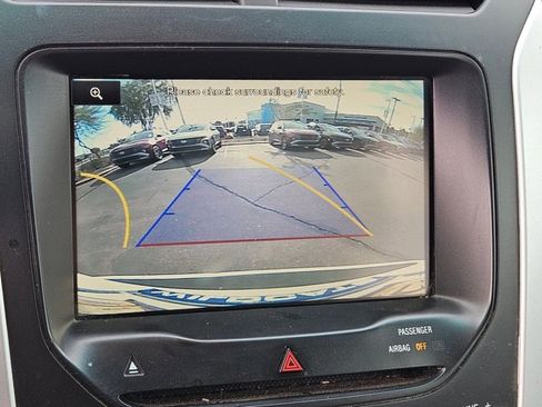 Used 2014 Ford Explorer XLT w/ Equipment Group 202A image 9