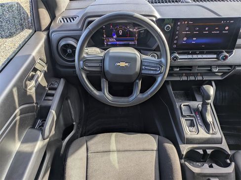 Used 2023 Chevrolet Colorado W/T image 15