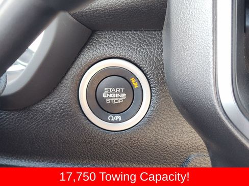 Used 2025 RAM 2500 Big Horn AWD/4WD image 32