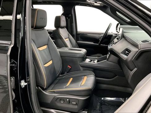 Used 2024 GMC Yukon AT4 w/ Technology Package AWD/4WD image 8