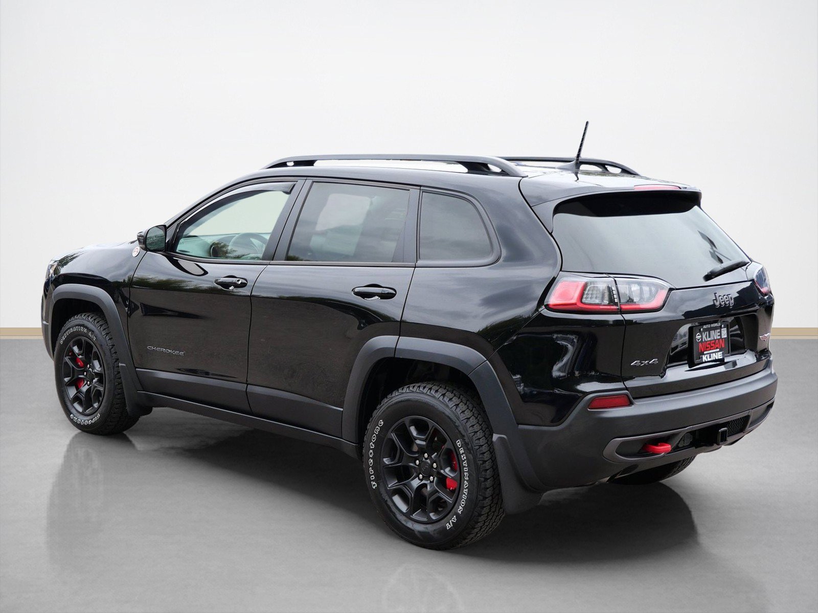 Used 2022 Jeep Cherokee Trailhawk w/ Sound & Nav Group AWD/4WD image 7
