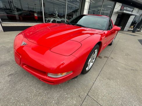 Used 2003 Chevrolet Corvette Coupe w/ Preferred Equipment Group RWD image 6