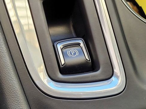 Used 2020 Chevrolet Equinox LS image 15