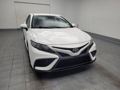 Used 2021 Toyota Camry SE FWD image 14