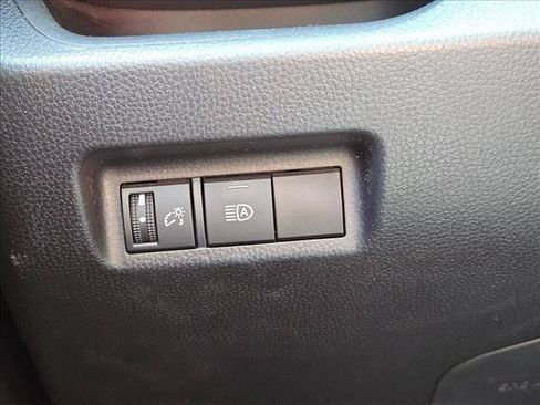 Used 2019 Toyota RAV4 LE w/ Carpet Mat Package FWD image 9