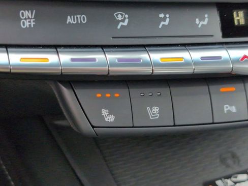 Used 2025 Cadillac CT4 Premium Luxury image 18