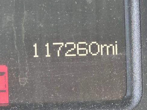 Used 2020 RAM 1500 Classic SLT AWD/4WD image 9