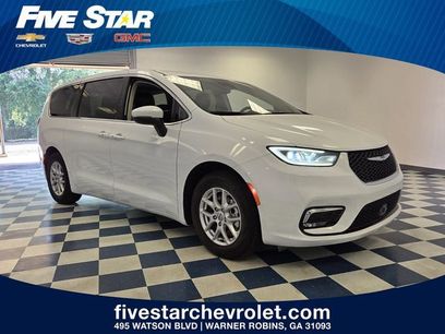 Used 2023 Chrysler Pacifica Touring-L