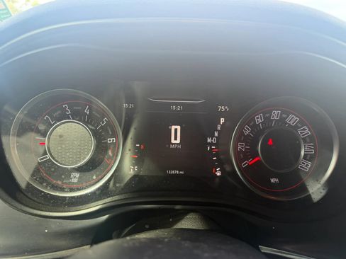 Used 2016 Dodge Challenger SXT RWD image 10