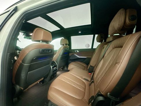 Used 2020 BMW X7 M50i image 24