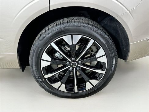 Used 2026 Volvo XC60 B5 Plus w/ Protection Package Premier image 24