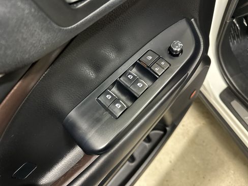 Used 2019 Toyota Highlander Limited Platinum AWD/4WD image 15