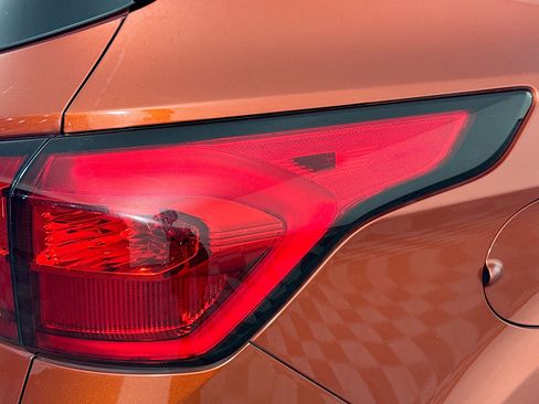 Used 2019 Ford Escape SE image 33