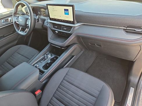Used 2025 Ford Explorer ST-Line w/ ST-Line Street Pack image 12