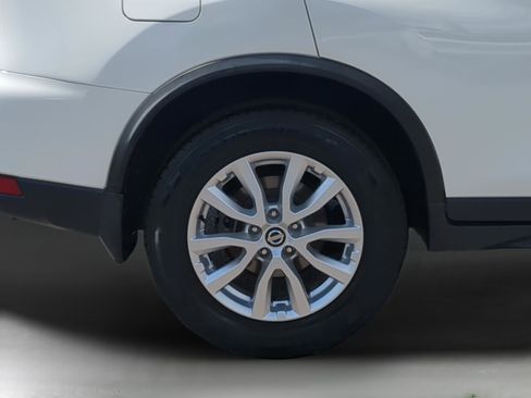 Used 2017 Nissan Rogue SV FWD image 23