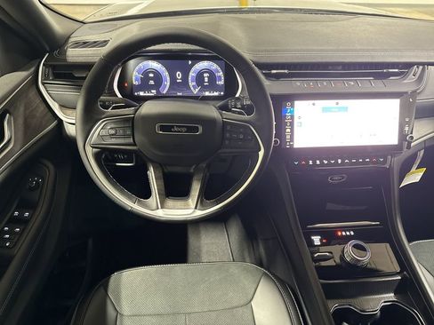 New 2026 Jeep Grand Cherokee 4WD image 11