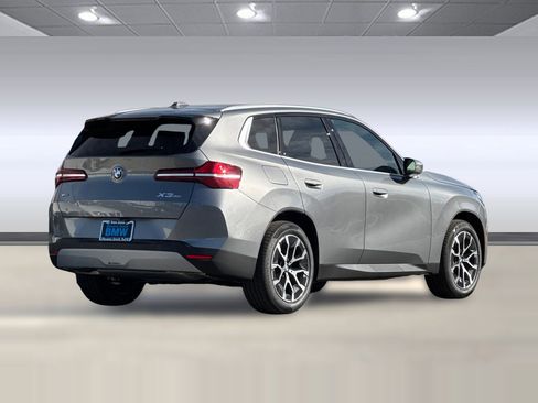Used 2026 BMW X3 xDrive30 w/ Premium Package image 9