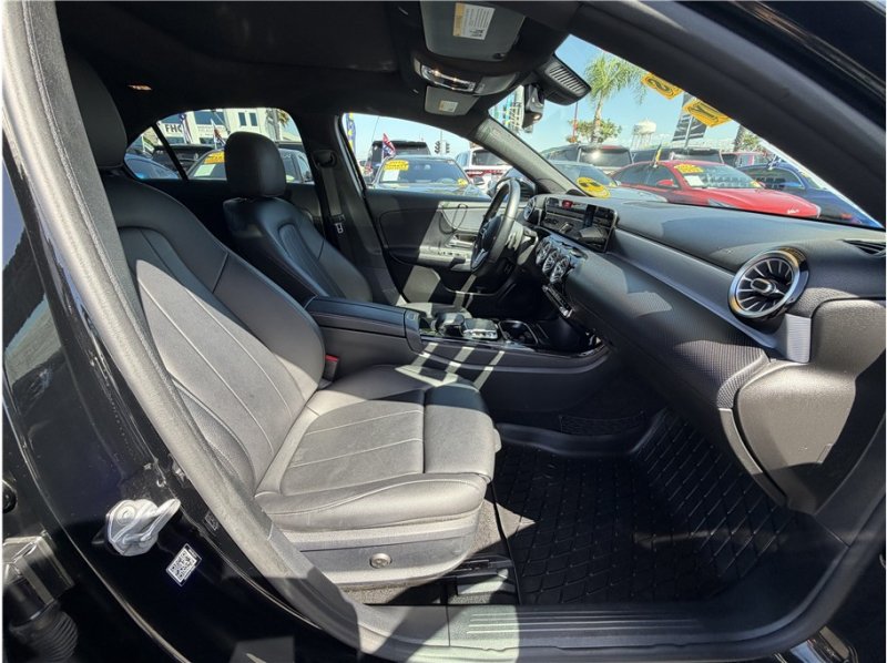 Used 2020 Mercedes-Benz A 220 image 24