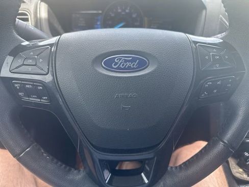 Used 2018 Ford Explorer XLT w/ Equipment Group 201A FWD image 11