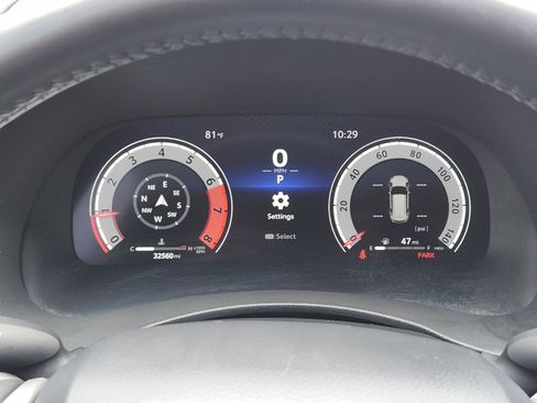 Used 2024 Toyota Highlander Limited FWD image 27