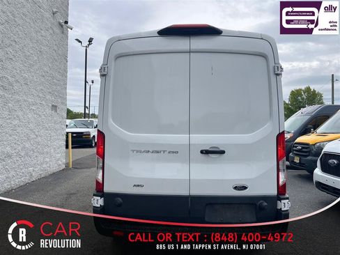 Used 2024 Ford Transit 250 148 Medium Roof Extended AWD image 5