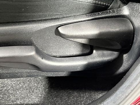 Used 2018 Toyota RAV4 XLE image 16