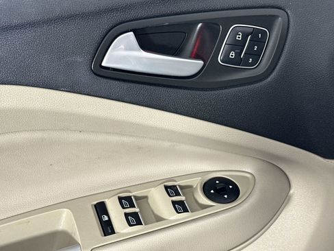 Used 2017 Ford Escape Titanium image 17