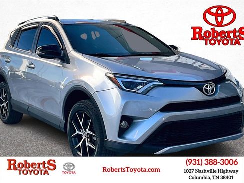Used 2016 Toyota RAV4 SE image 1