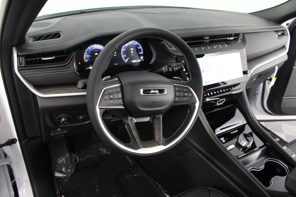 New 2027 Jeep Grand Cherokee Limited AWD/4WD image 8