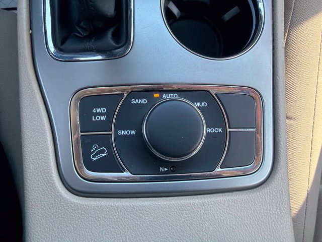 Certified 2020 Jeep Grand Cherokee Laredo AWD/4WD image 25