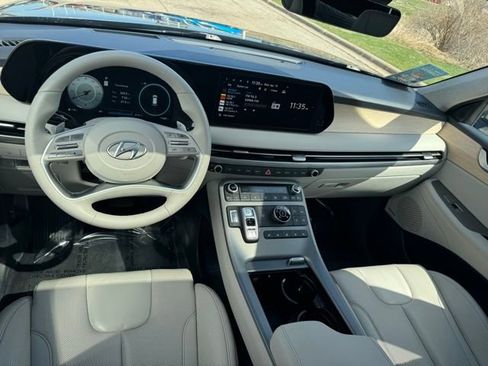 Used 2023 Hyundai Palisade Limited w/ Cargo Package image 15