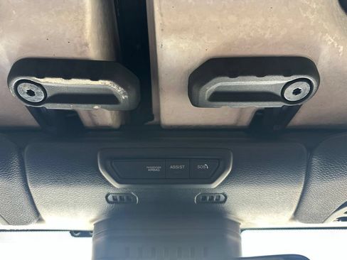 Used 2021 Jeep Wrangler Unlimited Sahara AWD/4WD image 9