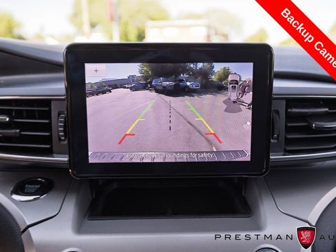 Used 2022 Ford Explorer XLT w/ Equipment Group 202A AWD/4WD image 8