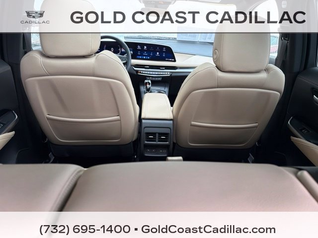 Used 2024 Cadillac XT4 Luxury w/ Cold Weather Package AWD/4WD image 13