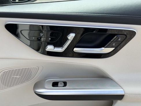 Used 2023 Mercedes-Benz GLC 300 image 15