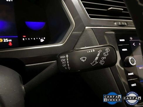 Used 2023 Volkswagen Tiguan SE w/ Panoramic Sunroof Package image 43