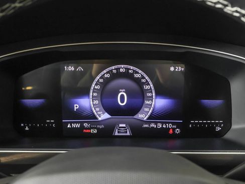 Used 2024 Volkswagen Tiguan SE image 26