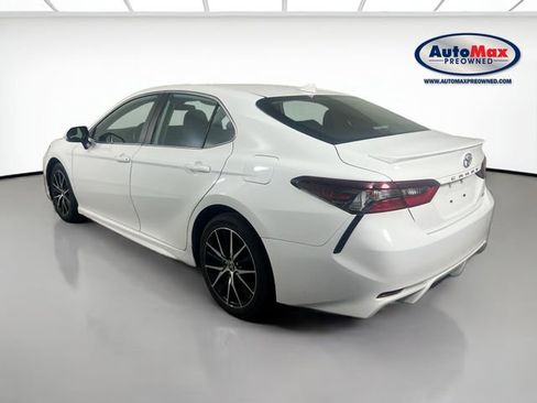 Used 2024 Toyota Camry SE FWD image 5