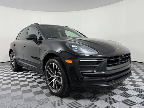 Certified 2026 Porsche Macan AWD/4WD image 7