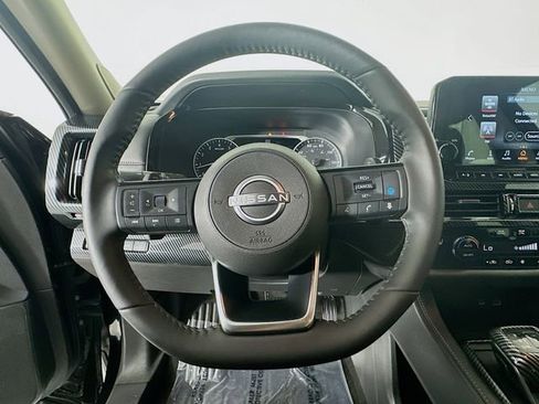 Used 2024 Nissan Pathfinder SL w/ SL Premium Package image 13